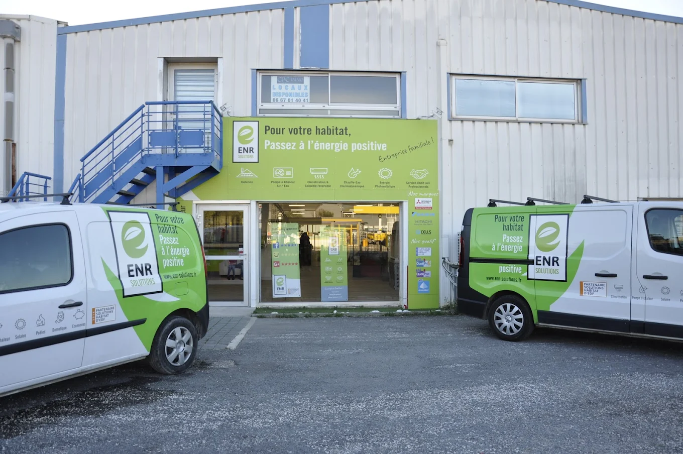 Showroom et véhicules EnR Solutions